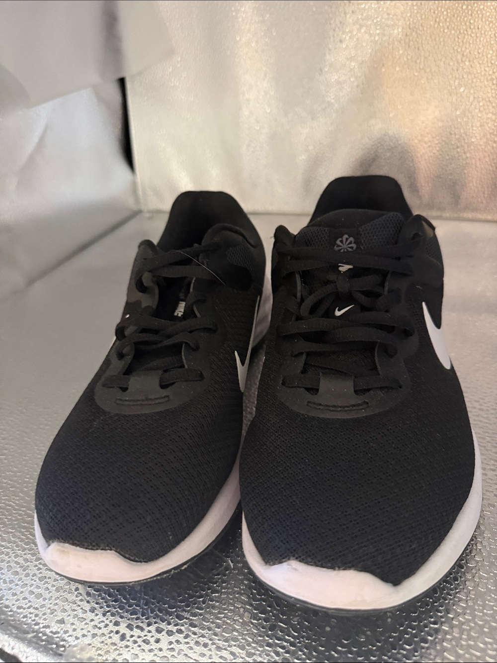 Nike Women’s Black and White Revolution 6 Size 8 Athletic Sneakers